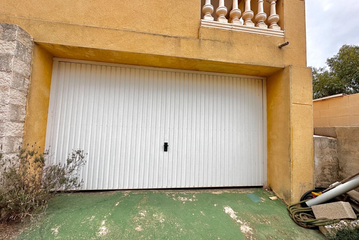 “Villa met panoramisch uitzicht en groot potentieel in Altea Hills”