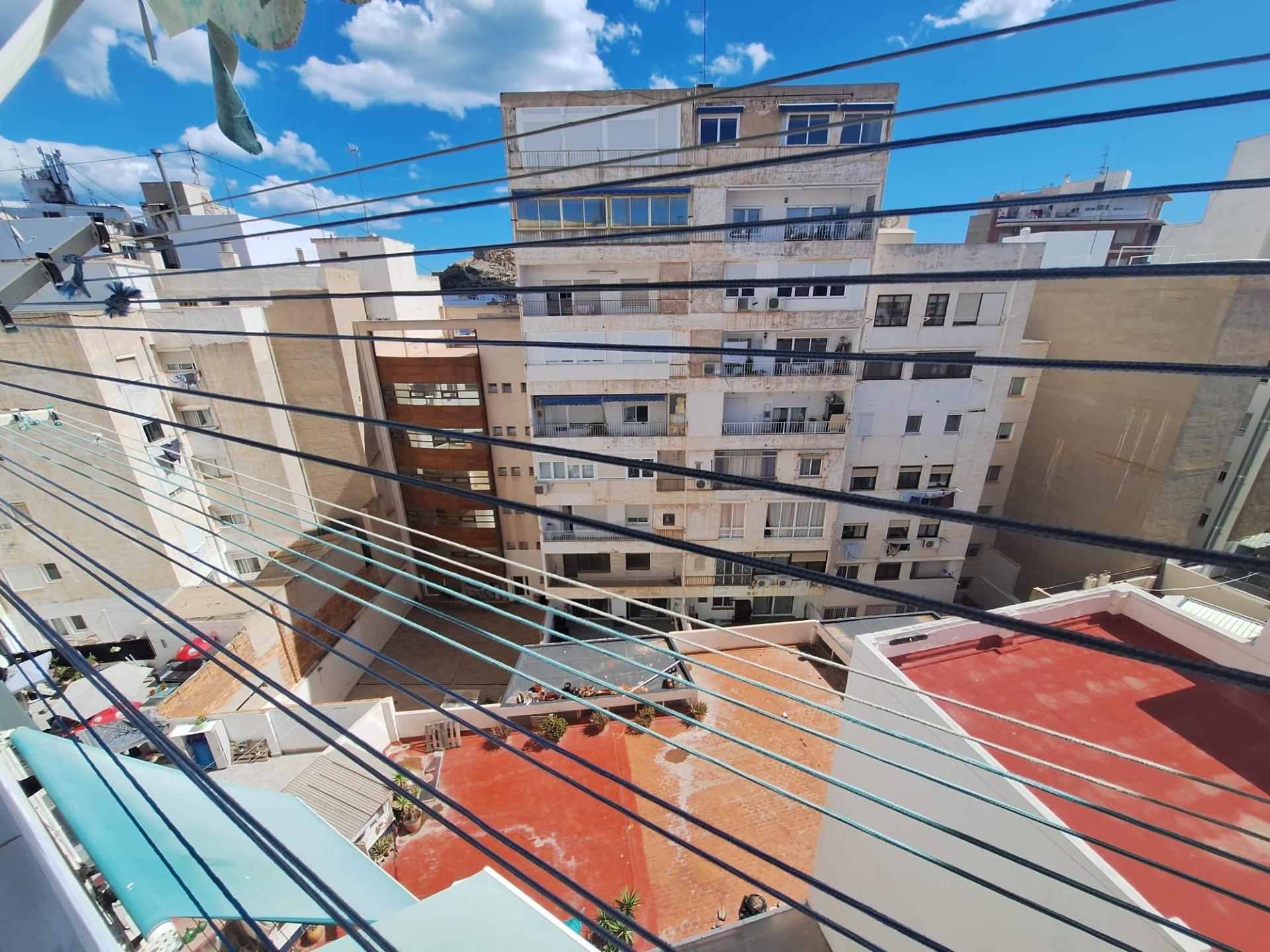 PISO AMPLIO Y LUMINOSO CON ASCENSOR EN PINTOR GISBERT – SAN BLAS