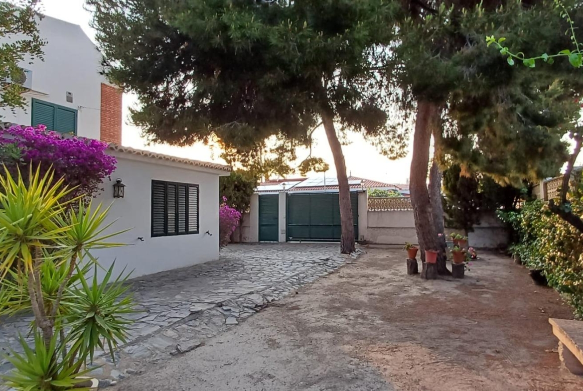Espectacular Vivienda Independiente en Zona Frank Espinós
