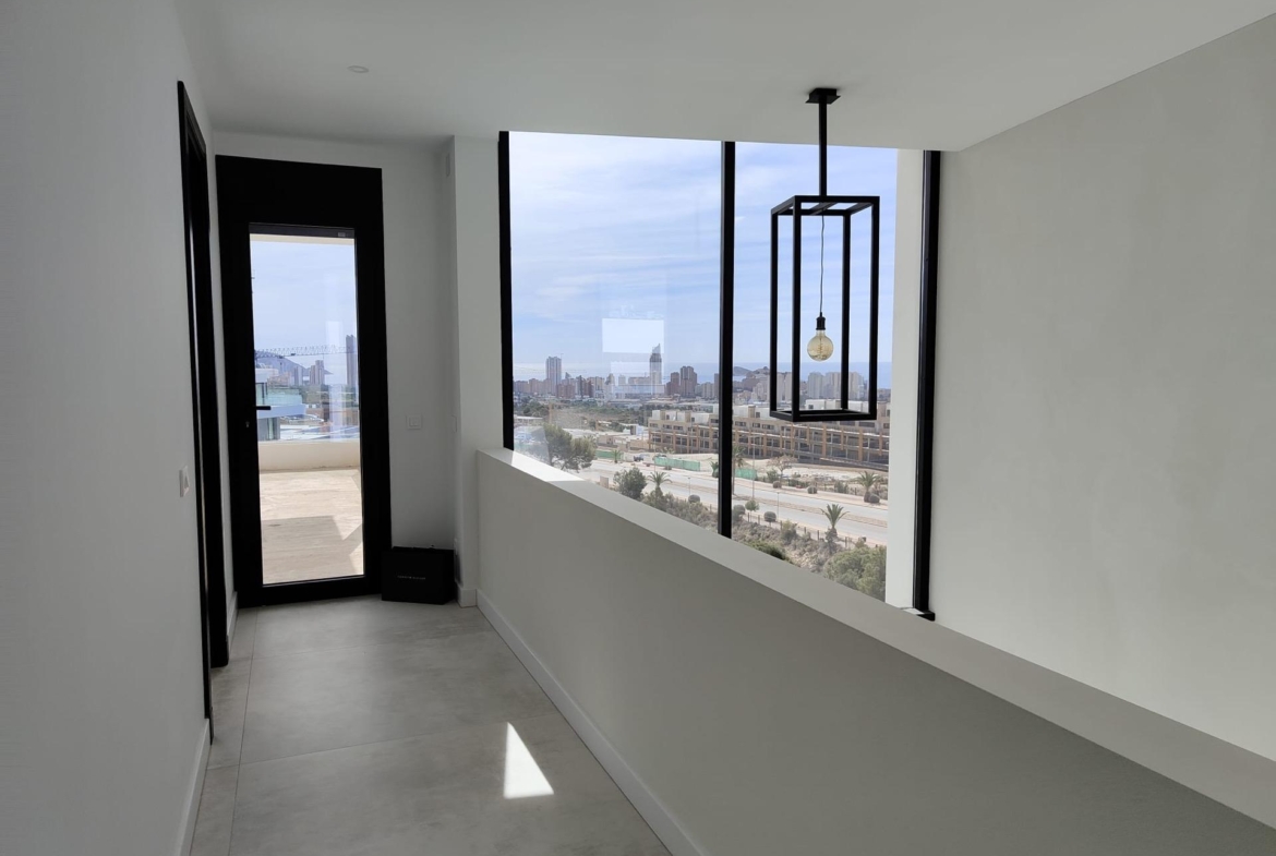 LARGE MODERN VILLA IN FINESTRAT