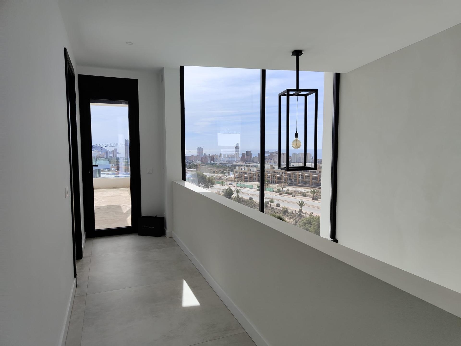 LARGE MODERN VILLA IN FINESTRAT