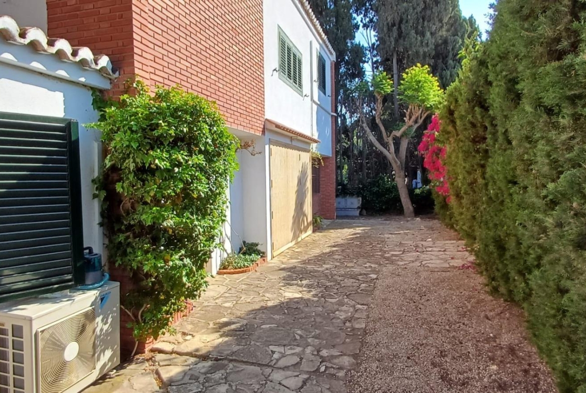 Espectacular Vivienda Independiente en Zona Frank Espinós