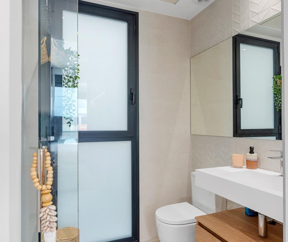 VILLA DE LUJO EN DOLORES DE 3 DORMEM. PISCINA PRIVADA. 205 M2 DE PARCELA. DOS TERRAZAS. PARKING.
