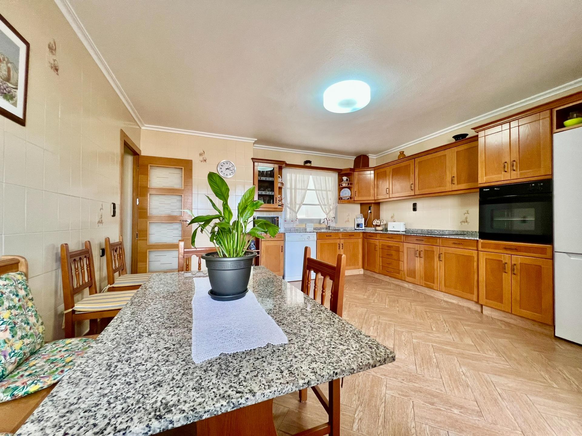 4-34-28 Confort, amplitud y exclusivididad. PISO DE 145m2 EN UBICACIÓN PRIVILEGIADA