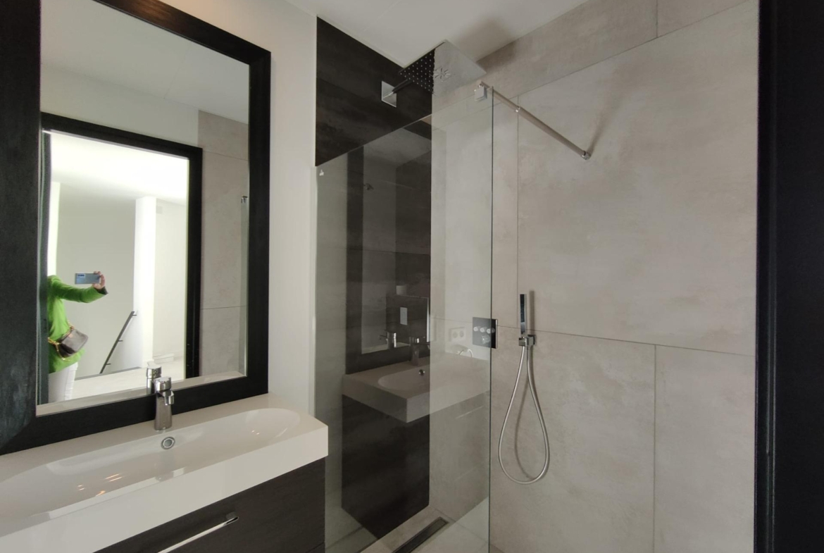LARGE MODERN VILLA IN FINESTRAT