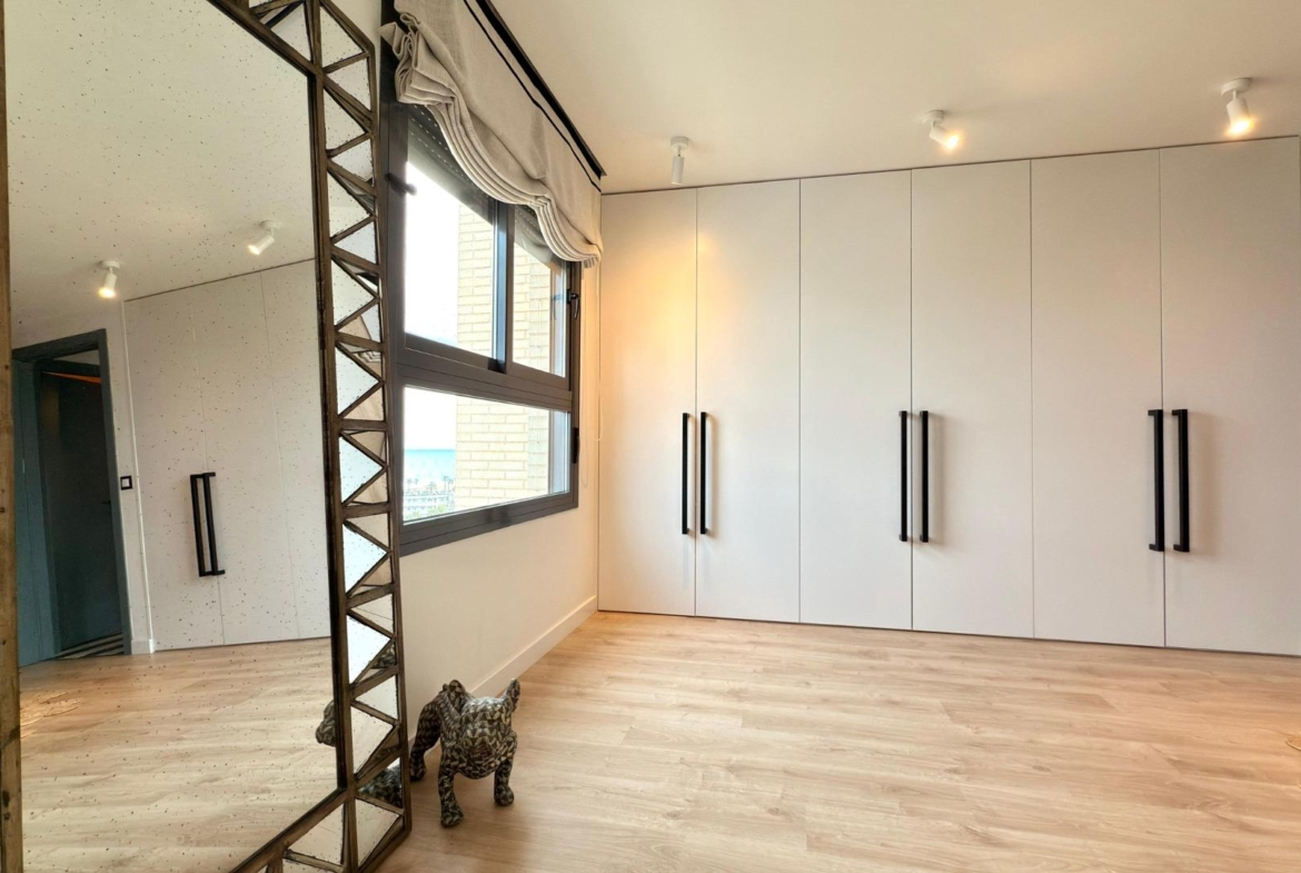 Exclusief penthouse met uitzicht op zee en prachtige renovatie, in pau 5