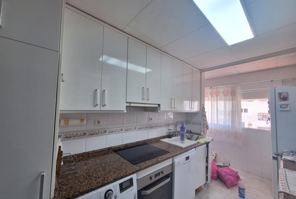 PISO AMPLIO Y LUMINOSO CON ASCENSOR EN PINTOR GISBERT – SAN BLAS