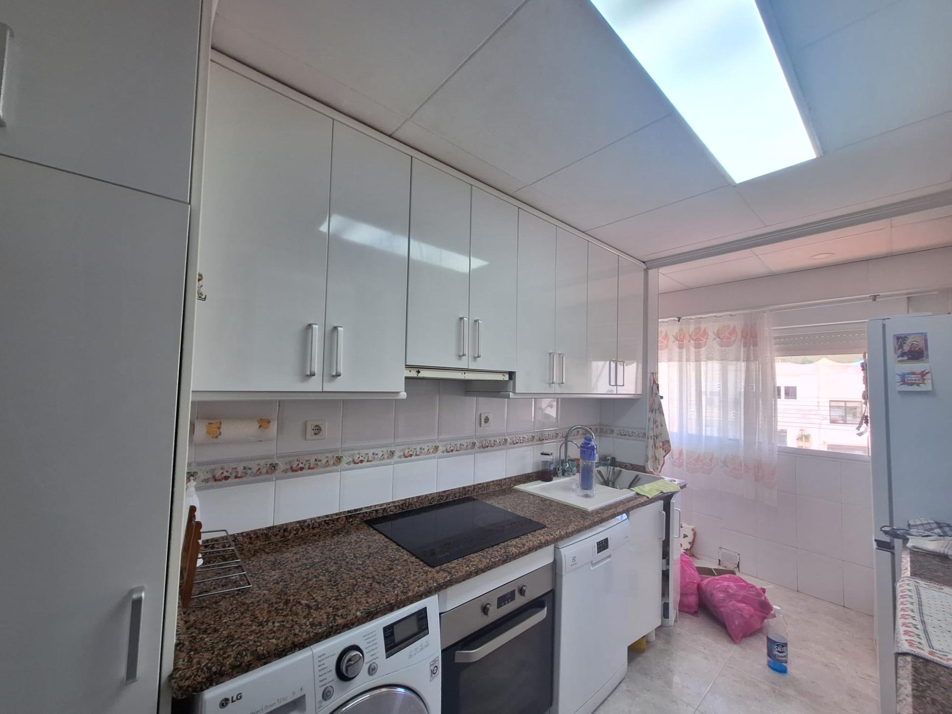 PISO AMPLIO Y LUMINOSO CON ASCENSOR EN PINTOR GISBERT – SAN BLAS