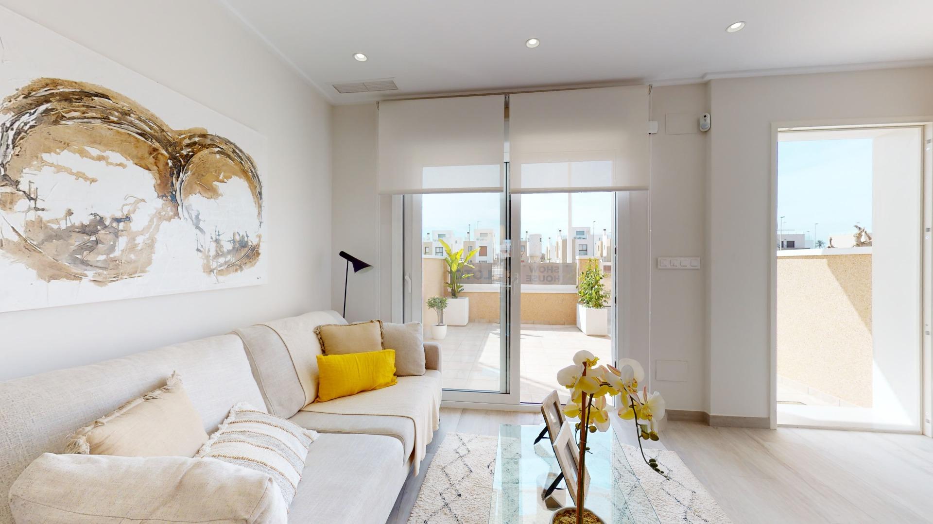 4-36-24 ADOSADOS DE OBRA NUEVA EN PILAR DE LA HORADADA. 3 DORM. 2 BAÑOS. CON PLAZA DE GARAJE Y PISCINA. 83 M2. JARDIN 33 M2. SOLARIUM 34 M2.