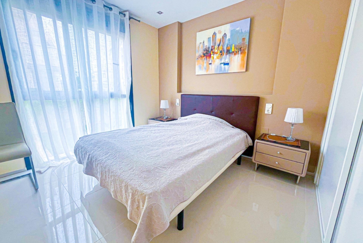 VILLA DE LUJO EN LA ZENIA. 5 DORM. 4 BAÑOS. PISCINA PRIVADA. PARCELA 410 M2.