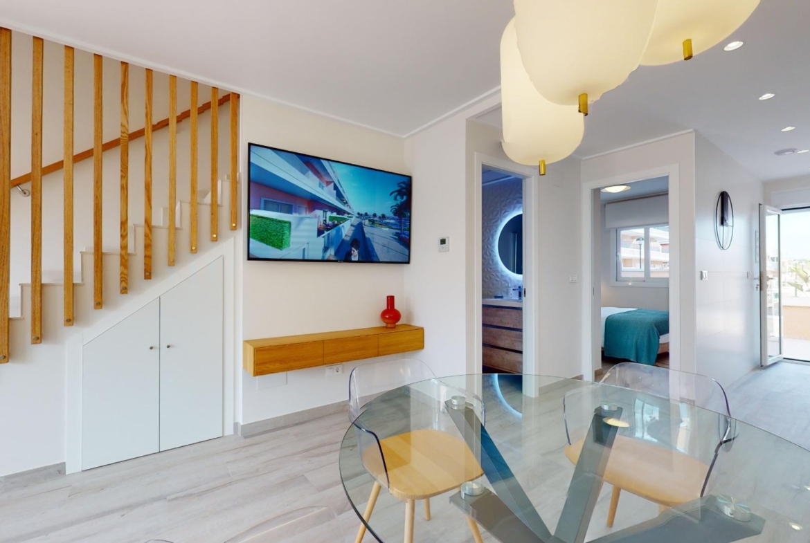 ADOSADOS DE OBRA NUEVA EN PILAR DE LA HORADADA. 3 DORM. 2 BAÑOS. CON PLAZA DE GARAJE Y PISCINA. 83 M2. JARDIN 33 M2. SOLARIUM 34 M2.
