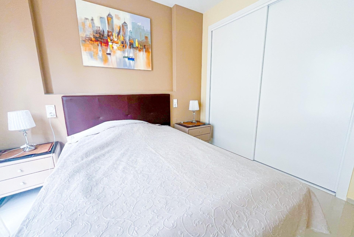 VILLA DE LUJO EN LA ZENIA. 5 DORM. 4 BAÑOS. PISCINA PRIVADA. PARCELA 410 M2.