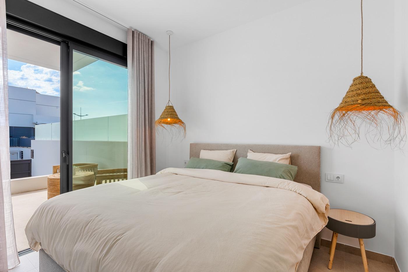 4-38-21 VILLA DE LUJO EN DOLORES DE 3 DORMEM. PISCINA PRIVADA. 205 M2 DE PARCELA. DOS TERRAZAS. PARKING.