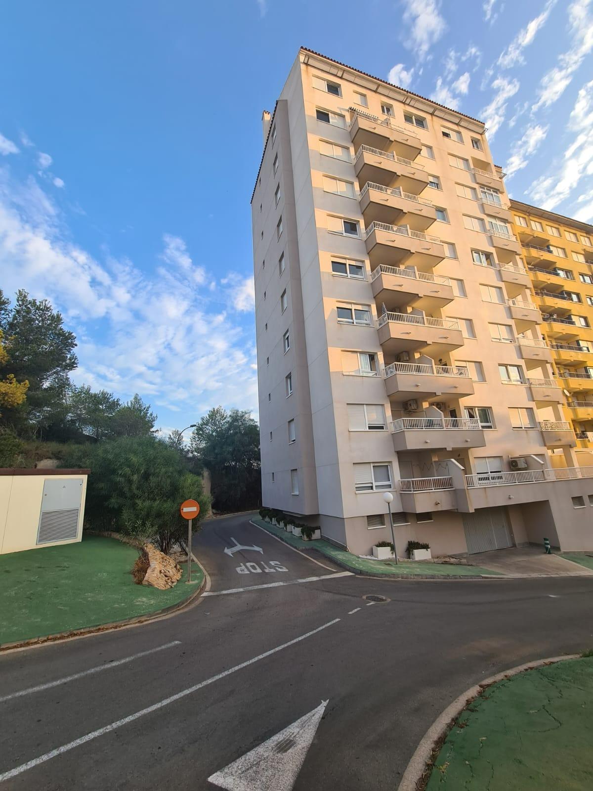 WITH TOURIST LICENSE. 3 BEDROOMS. 2 BATHROOMS. COMMUNAL SWIMMING POOL. BEACH 800 M
