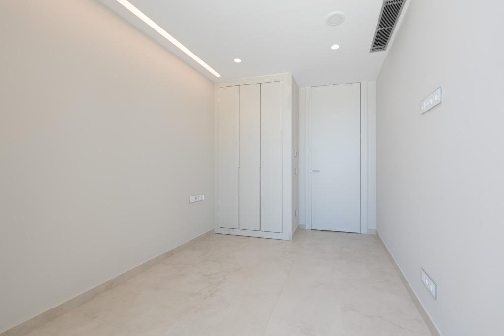 l Impressionante Dúplex a Estrenar en Primera Línea de Playa en Benidorm – Poniente