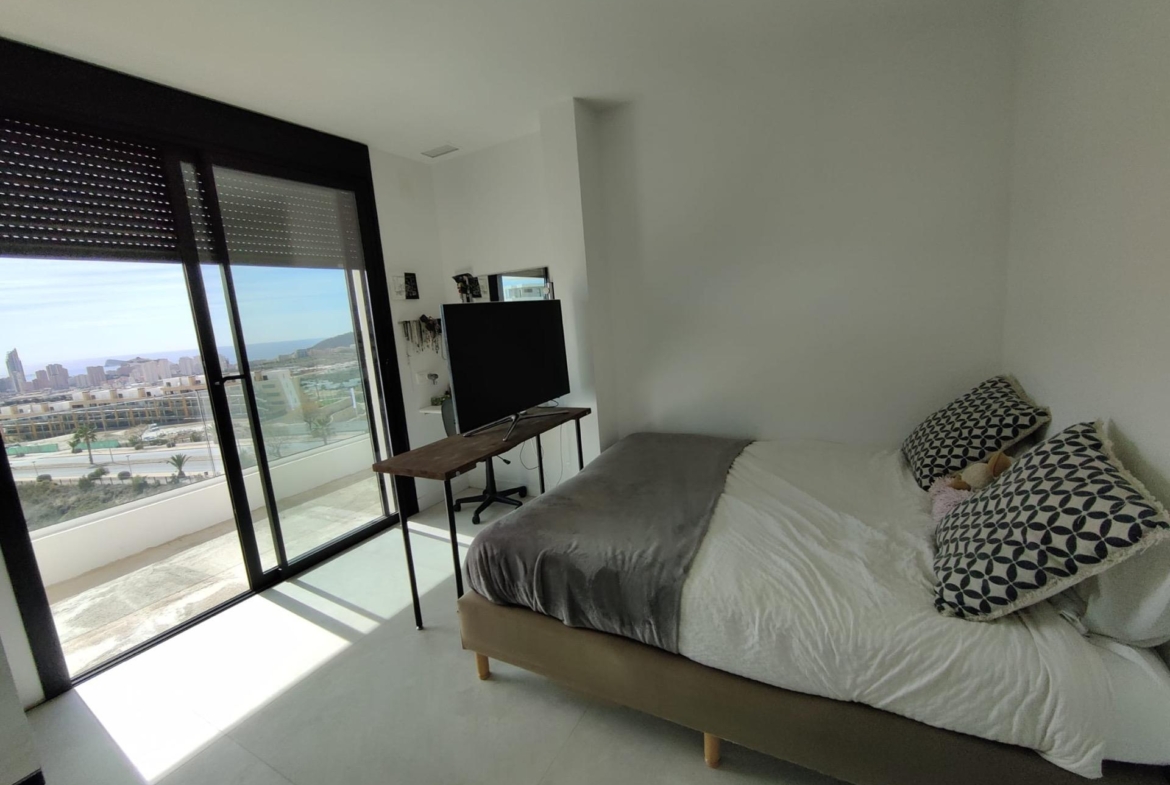 LARGE MODERN VILLA IN FINESTRAT