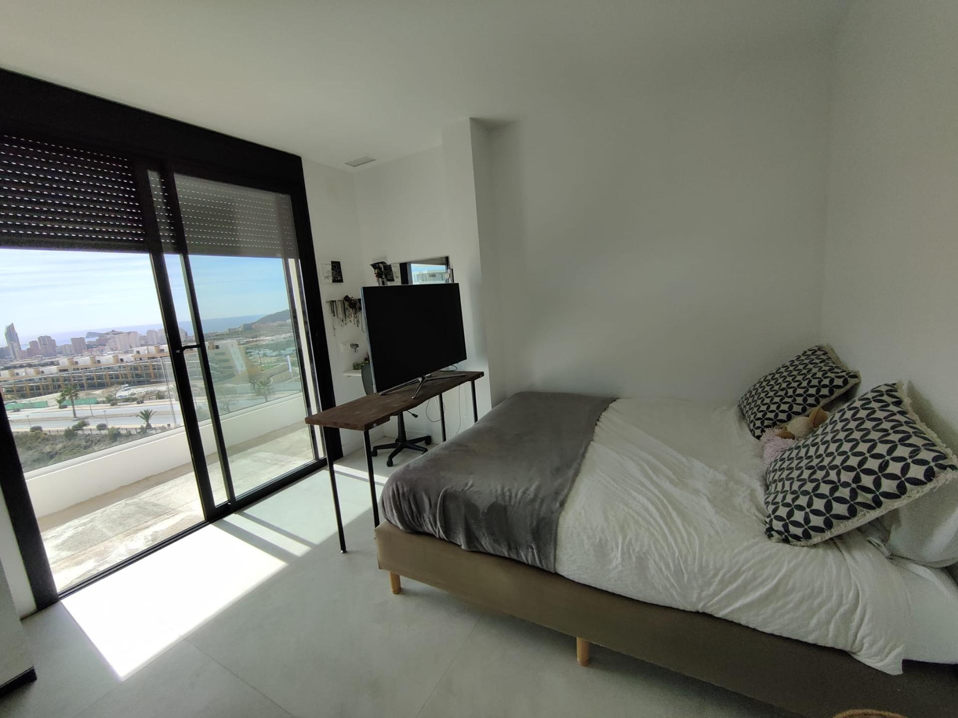 LARGE MODERN VILLA IN FINESTRAT