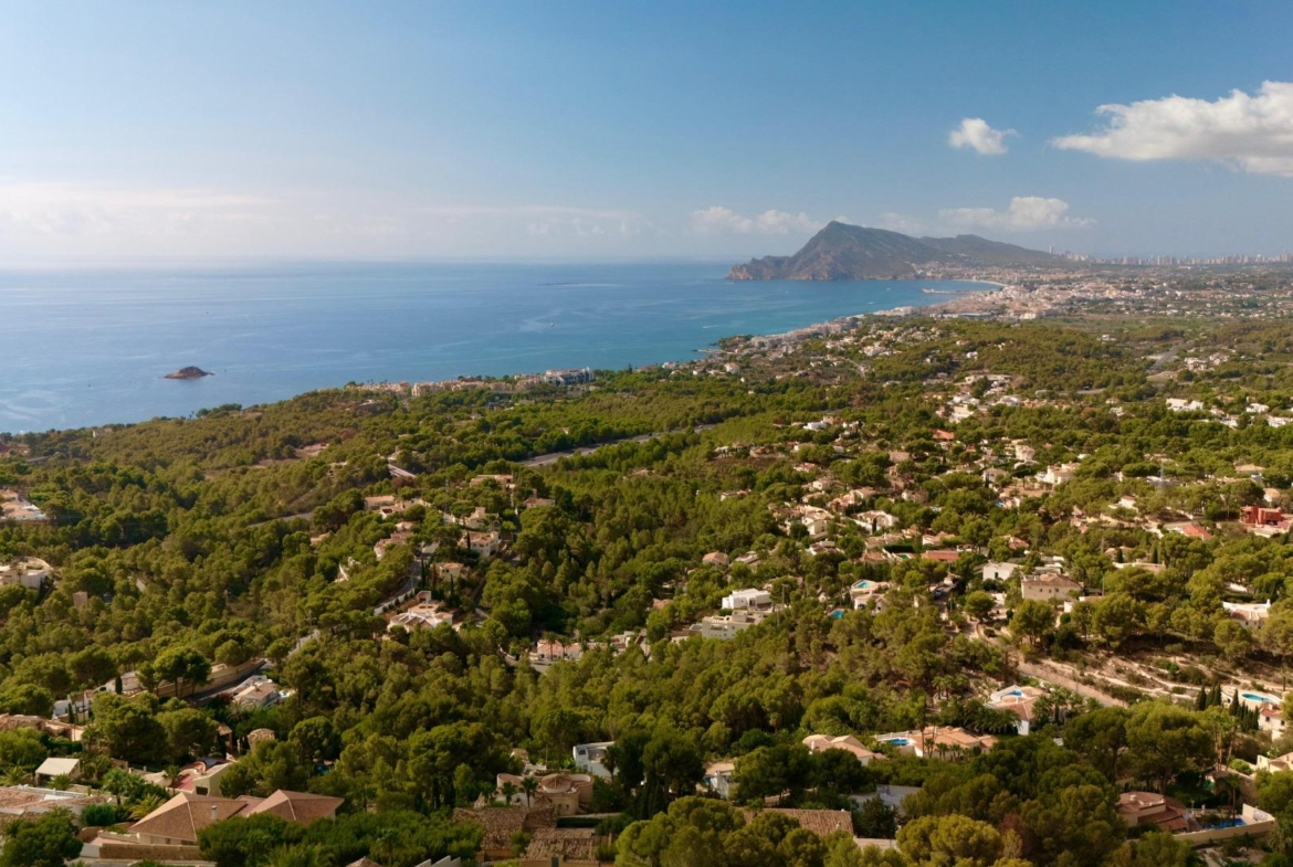Land for sale in Altea la Vella — your perfect corner on the coast!