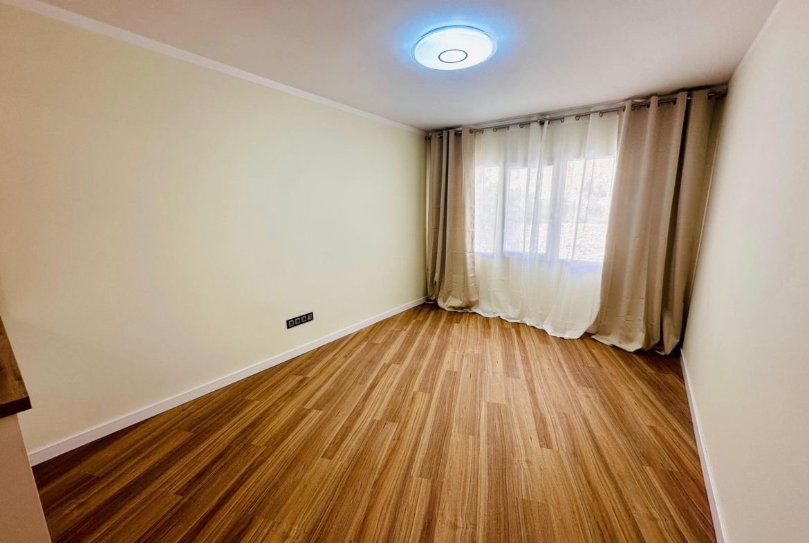 Bright and spacious apartment for sale in Alicante, Campoamor area