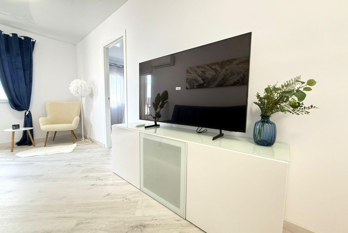 APARTAMENTO  RENOVADO  CON PISCINA CERCA DE LA PLAYA DEL CURA 200 M