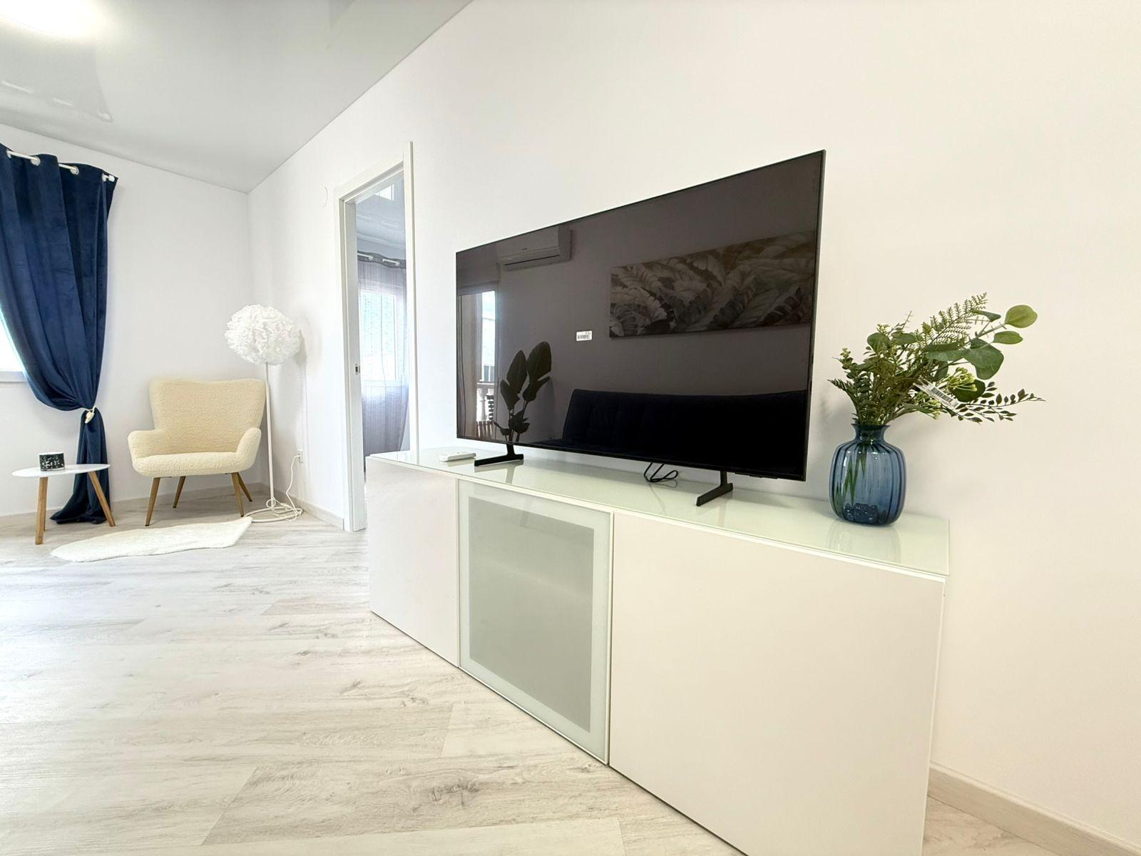 APARTAMENTO  RENOVADO  CON PISCINA CERCA DE LA PLAYA DEL CURA 200 M