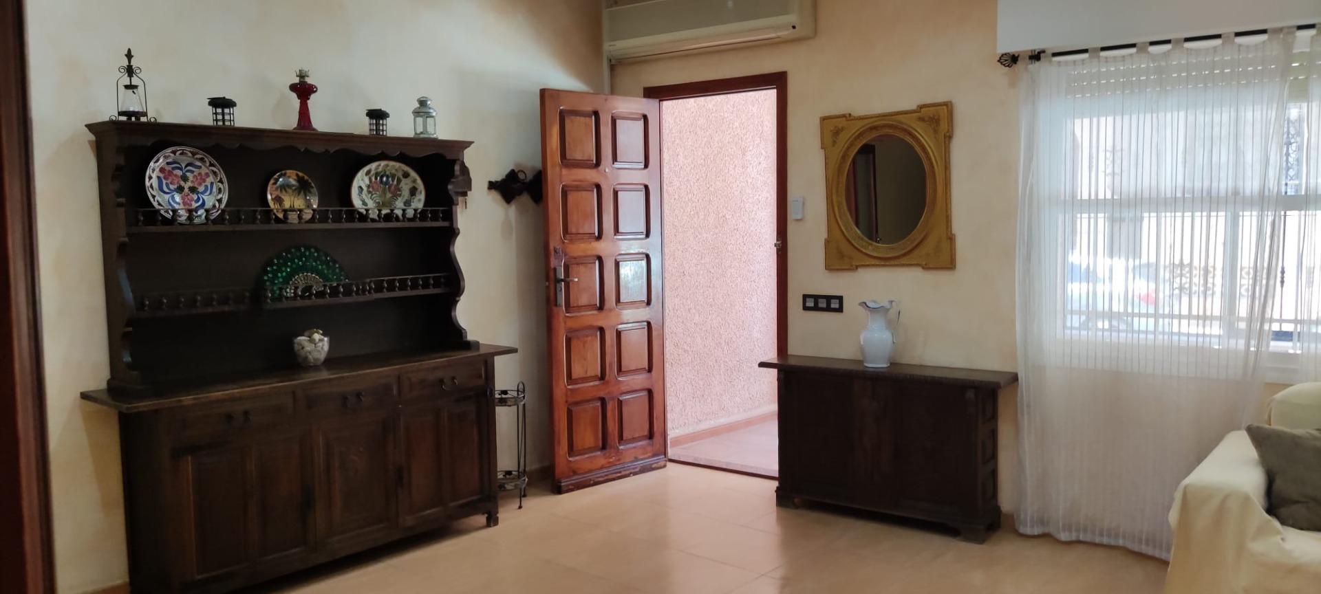 4-4-98 House in the Center of Torrevieja: Comfort and Proximity to the Beach with 3 Bedrooms and 2 Bathrooms