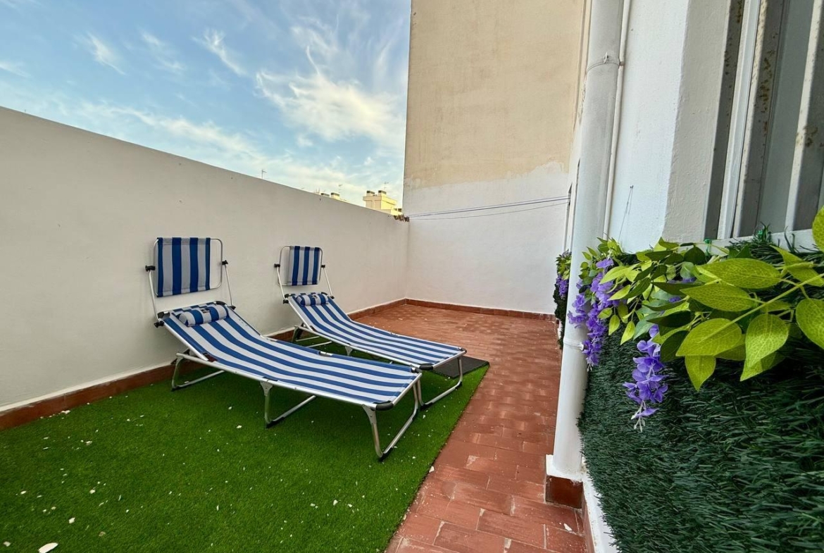 Exclusive apartment with 2 bedrooms and 3 terraces – Ref. A10245
