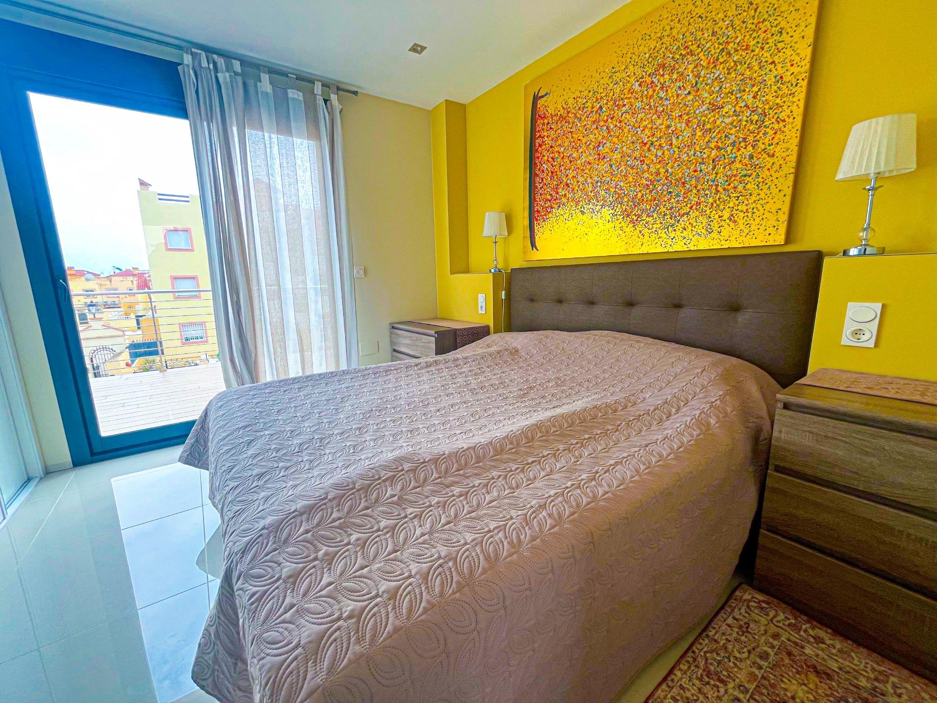 4-40-11 VILLA DE LUJO EN LA ZENIA. 5 DORM. 4 BAÑOS. PISCINA PRIVADA. PARCELA 410 M2.