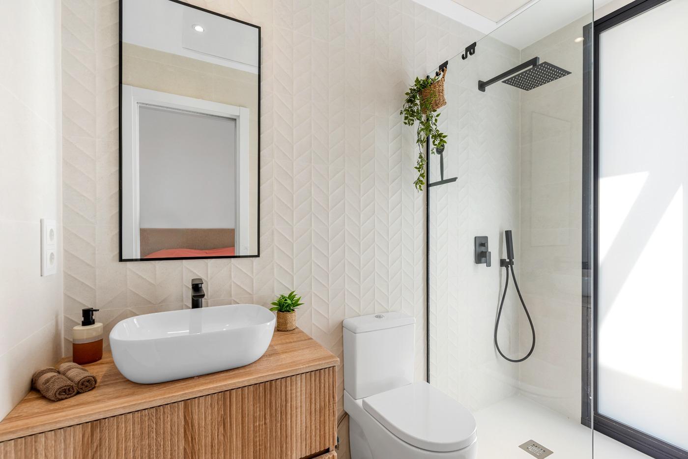 4-40-19 VILLA DE LUJO EN DOLORES DE 3 DORMEM. PISCINA PRIVADA. 205 M2 DE PARCELA. DOS TERRAZAS. PARKING.