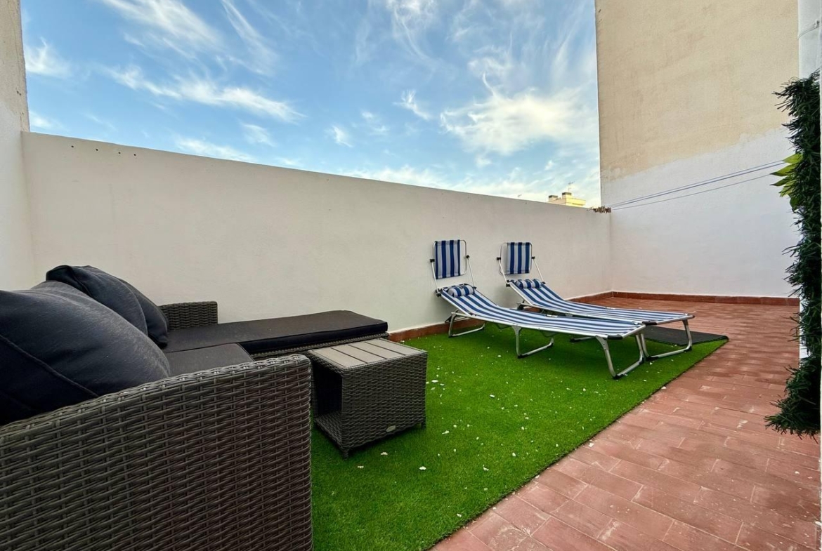 Exclusive apartment with 2 bedrooms and 3 terraces – Ref. A10245