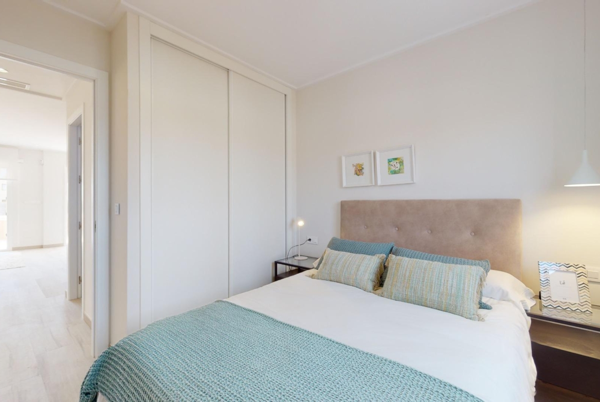 ADOSADOS DE OBRA NUEVA EN PILAR DE LA HORADADA. 3 DORM. 2 BAÑOS. CON PLAZA DE GARAJE Y PISCINA. 83 M2. JARDIN 33 M2. SOLARIUM 34 M2.