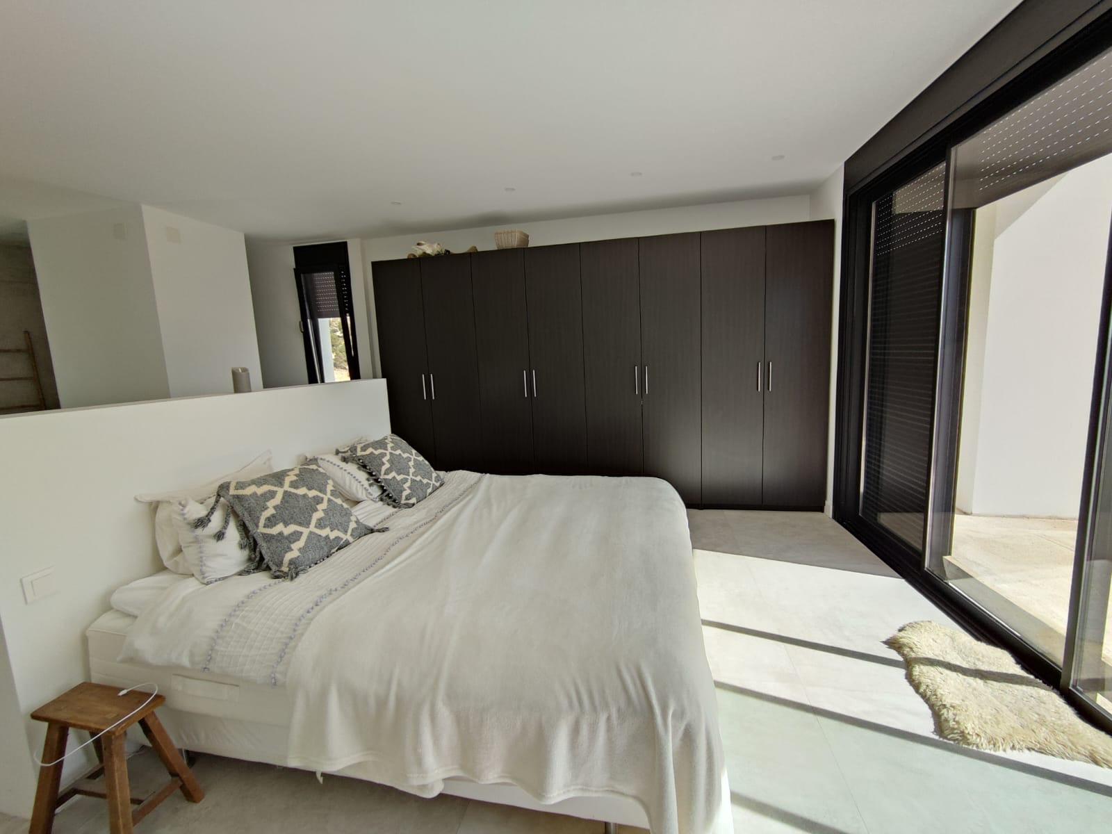 LARGE MODERN VILLA IN FINESTRAT