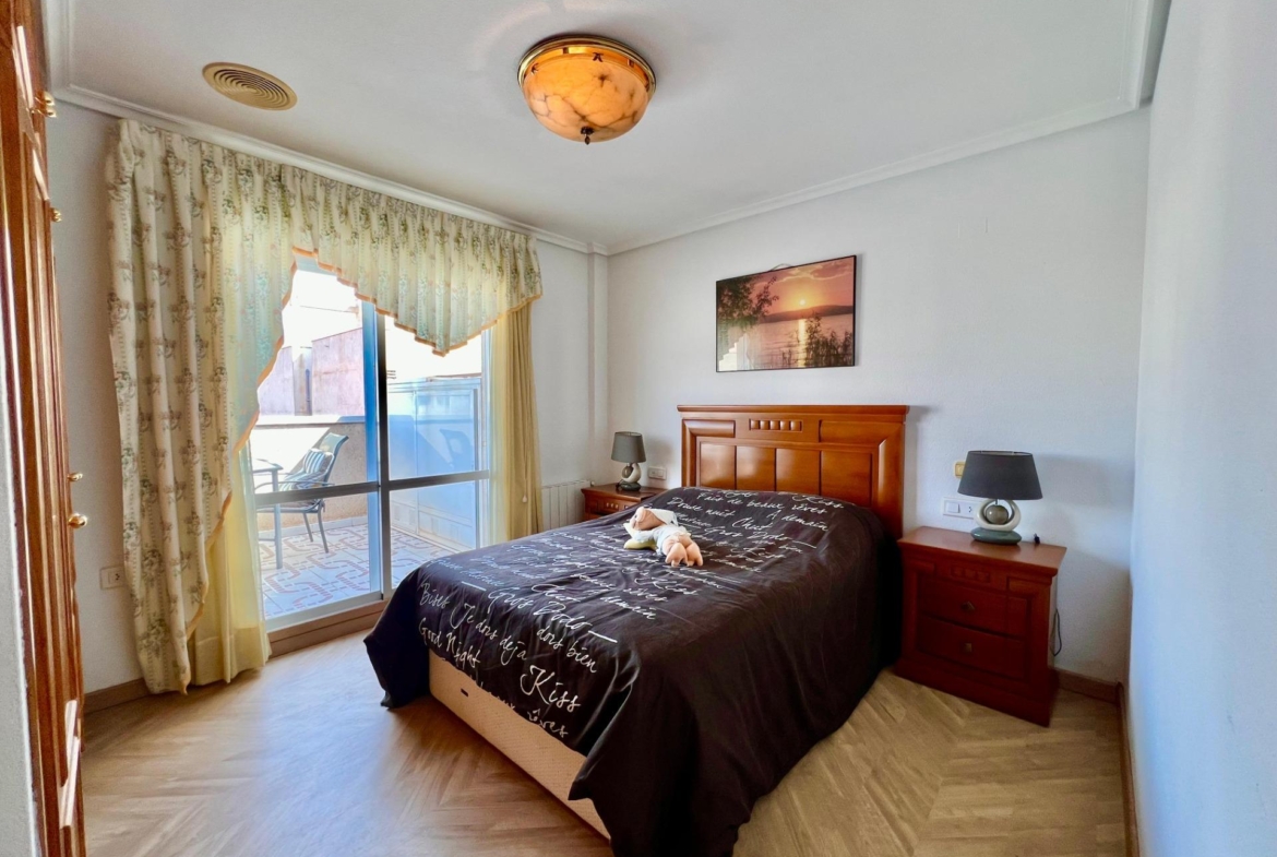 ATICO A 100m DE LA PLAYA DE LA MATA CON IMPRESIONANTE TERRAZA CON VISTAS AL MAR