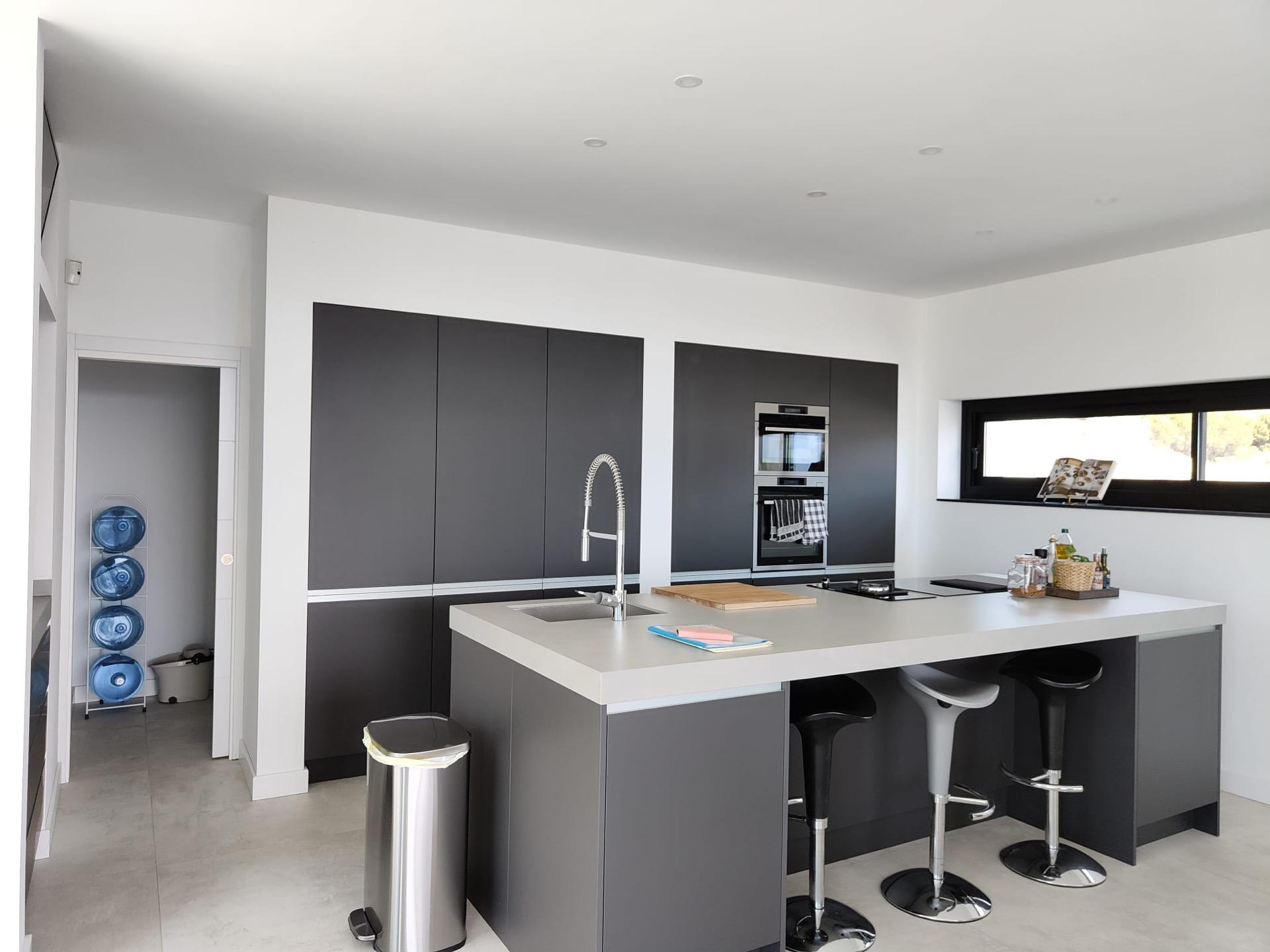 LARGE MODERN VILLA IN FINESTRAT