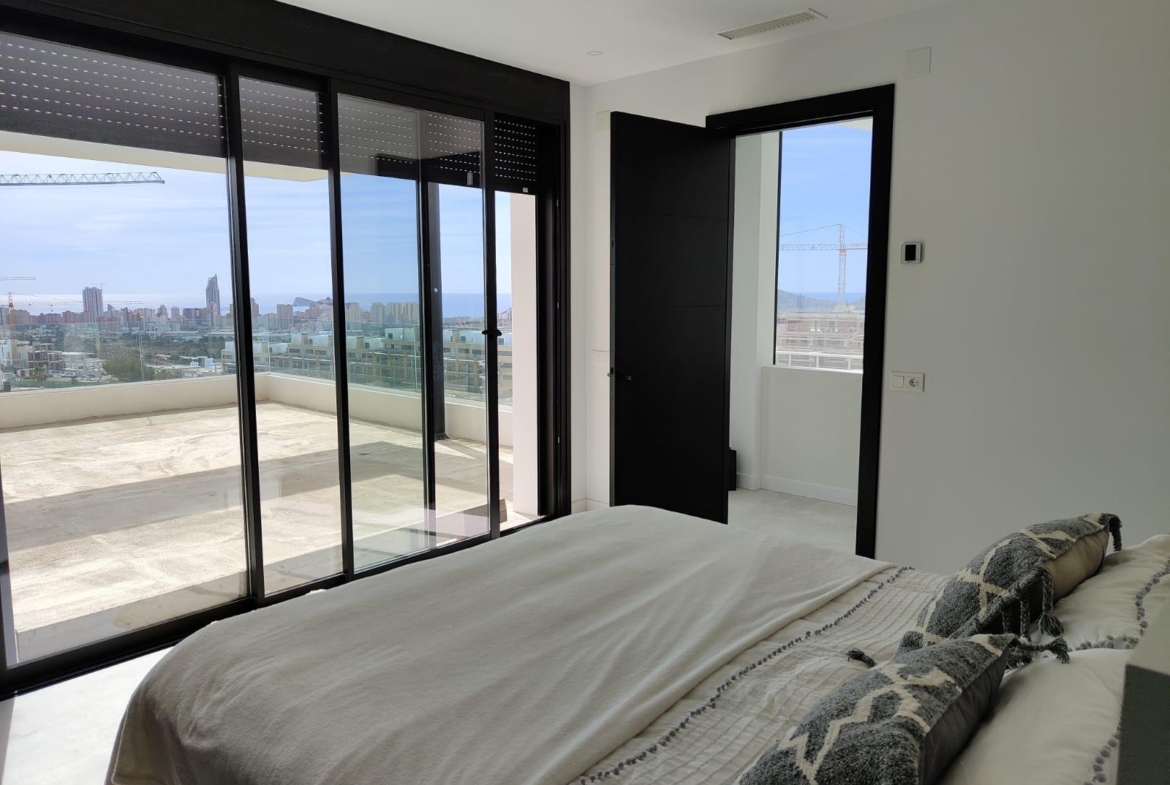 LARGE MODERN VILLA IN FINESTRAT