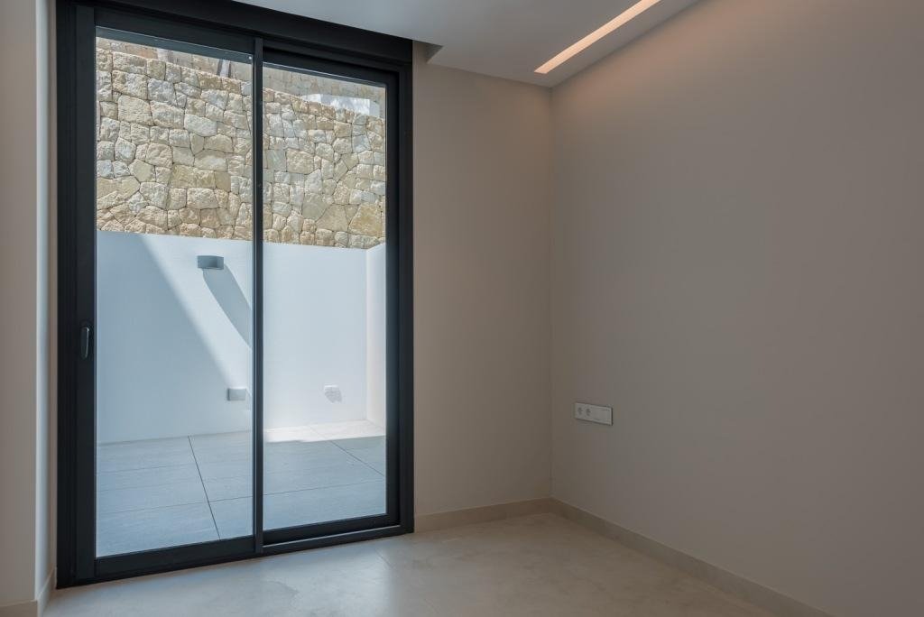 l Impressionante Dúplex a Estrenar en Primera Línea de Playa en Benidorm – Poniente