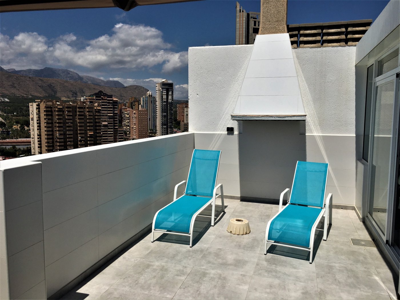 4-5-23 MARVELLOUS PENTHOUSE INBENIDORM IN LA CALA WITH SEA VIEWS