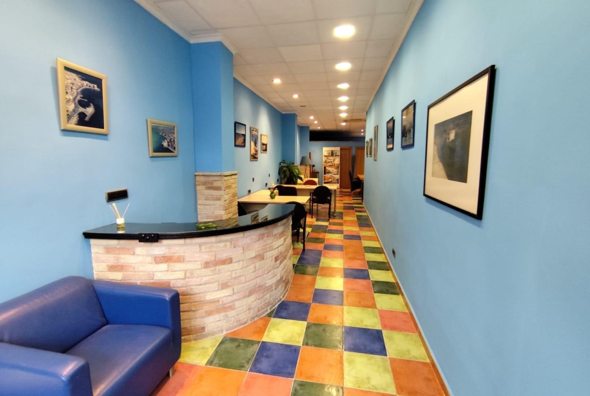 LOCAL COMERCIAL PARA MONTAR NEGOCIO EN EL CENTRO DE TORREVIEJA.