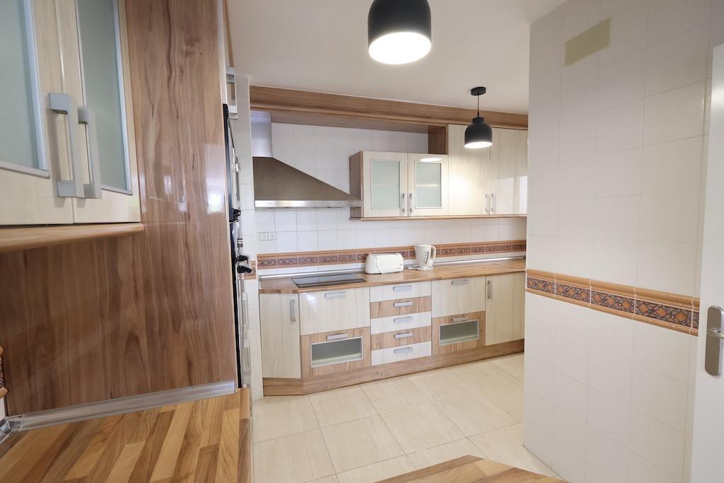 Torrevieja Avda de la Libertad, 1e verdieping appartement voor de nieuwe haven