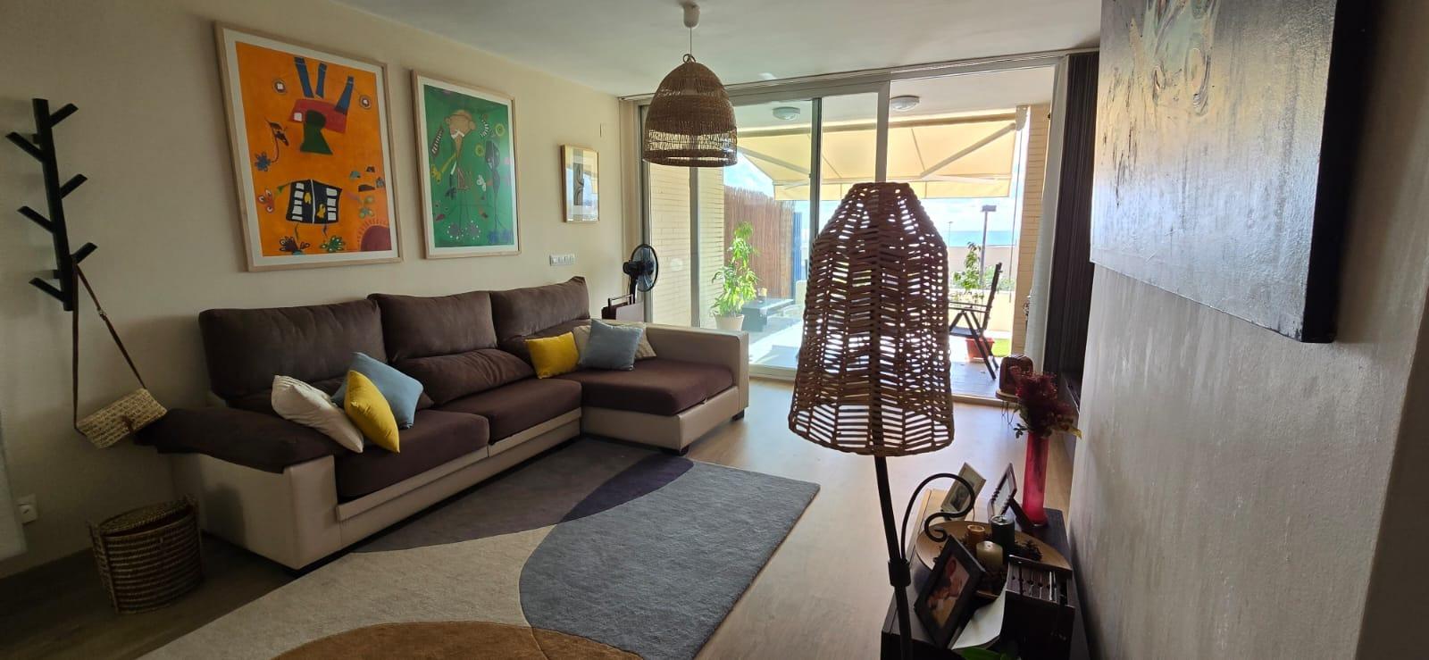 BUNGALOW IN CITY OF LIGHT FACING THE SEA – TORMOS STREET
