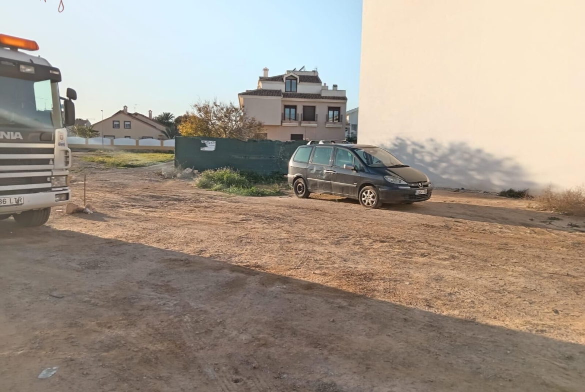 SOLAR IN SAN PEDRO DEL PINATAR: PRIVILEGED LOCATION 1 KM FROM THE SEA