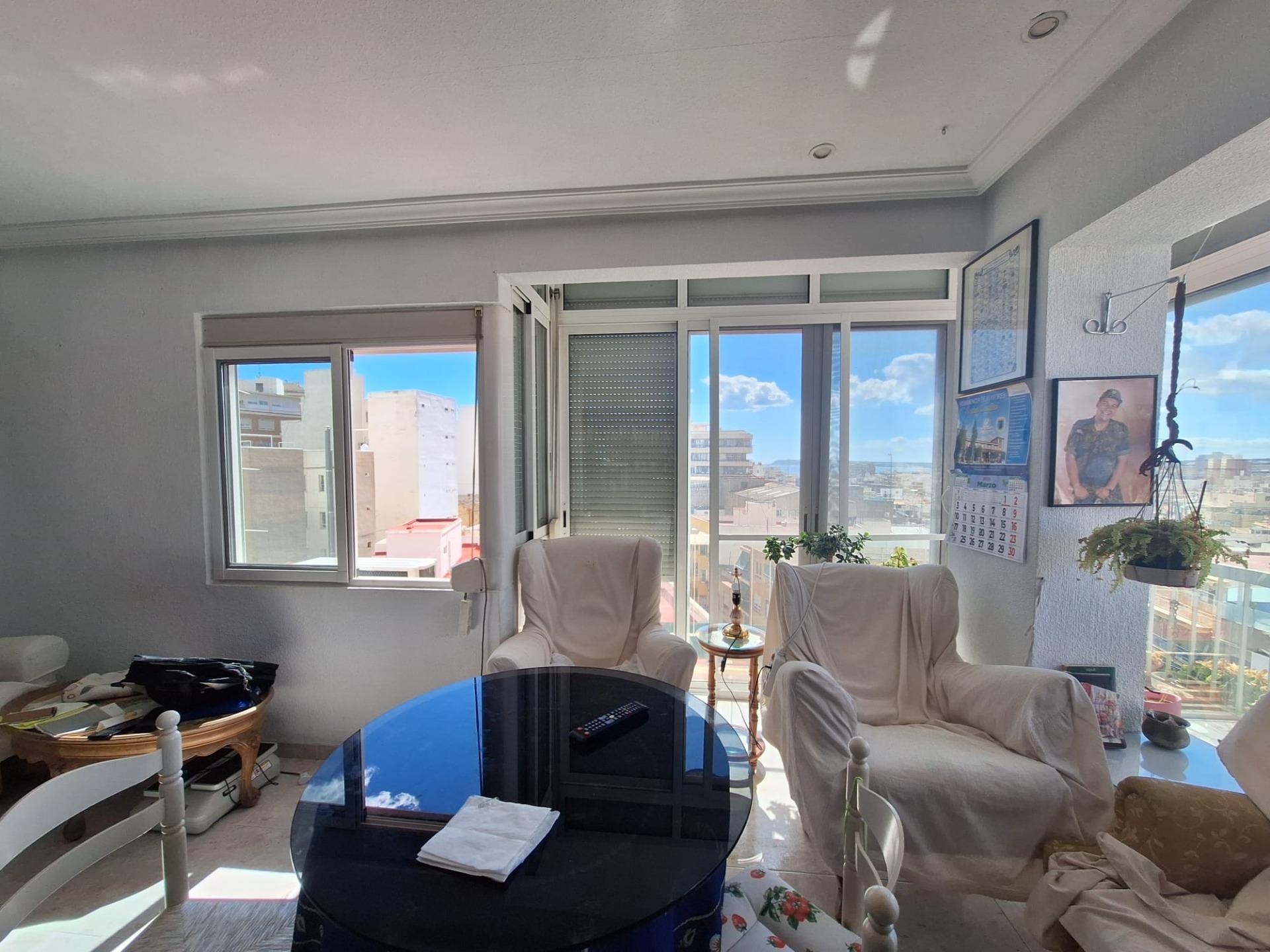 PISO AMPLIO Y LUMINOSO CON ASCENSOR EN PINTOR GISBERT – SAN BLAS