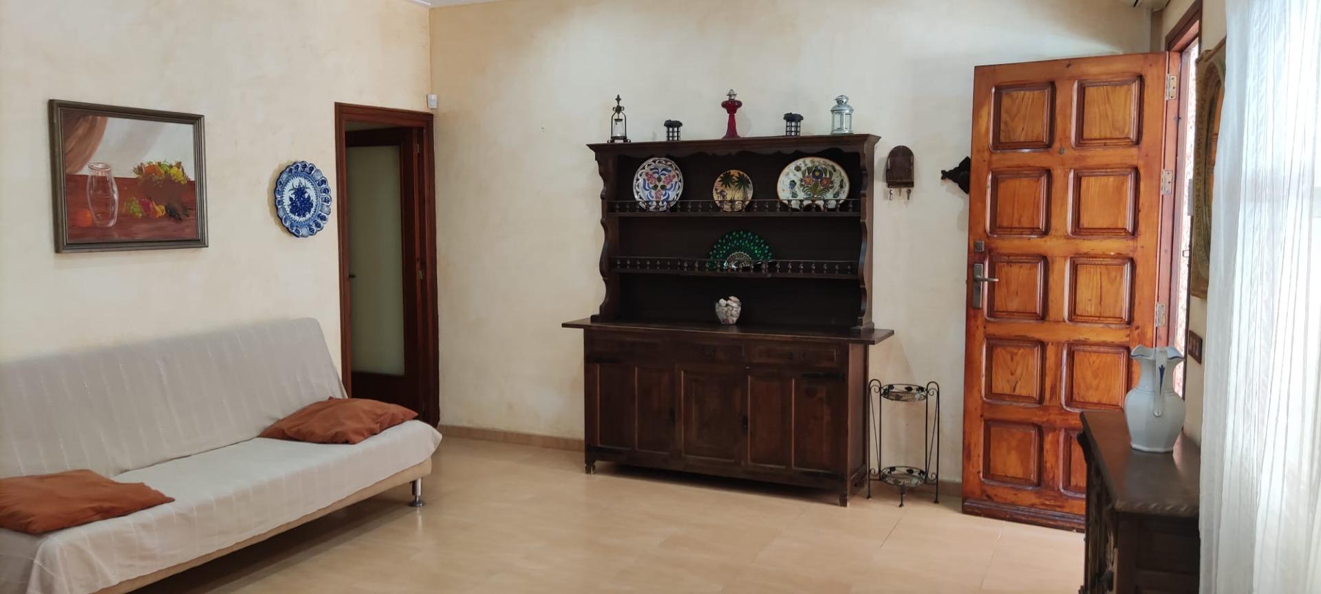 4-5-98 House in the Center of Torrevieja: Comfort and Proximity to the Beach with 3 Bedrooms and 2 Bathrooms