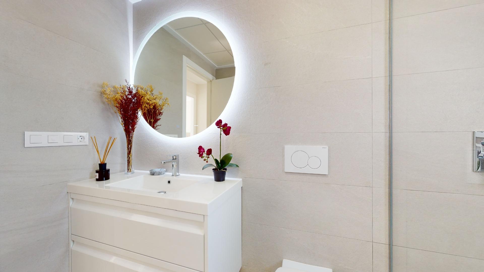 4-52-12 ADOSADOS DE OBRA NUEVA EN PILAR DE LA HORADADA. 3 DORM. 2 BAÑOS. CON PLAZA DE GARAJE Y PISCINA. 83 M2. JARDIN 33 M2. SOLARIUM 34 M2.