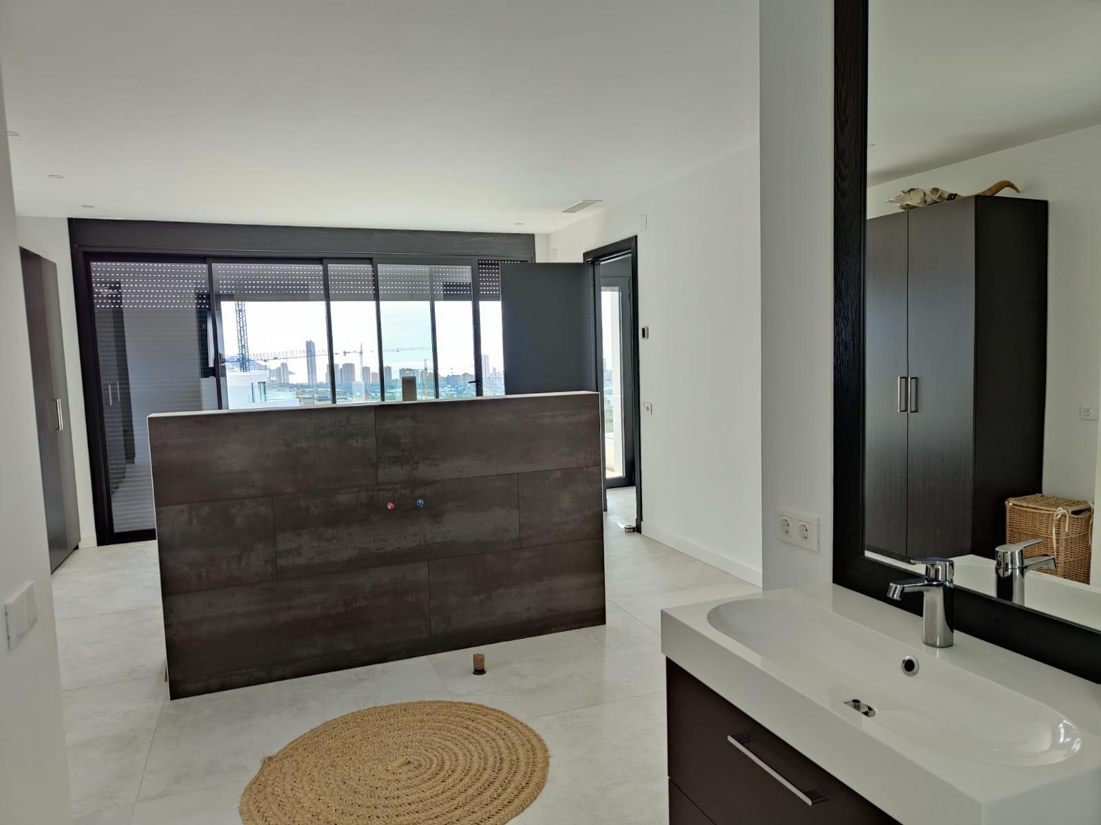 LARGE MODERN VILLA IN FINESTRAT