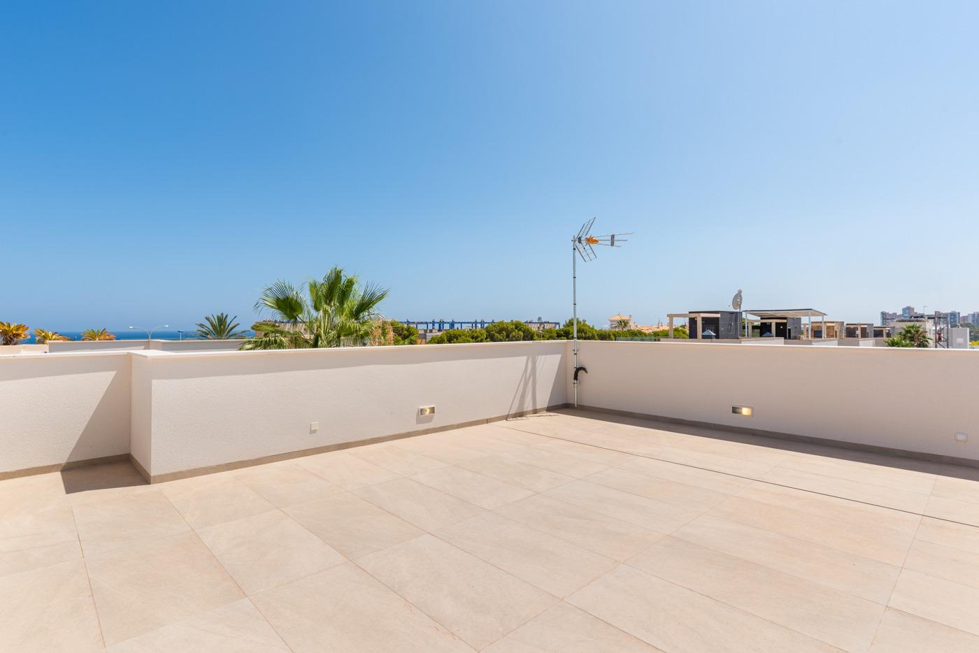 4-53-6 OBRA NUEVA! VILLA DE LUJO EN ORIHUELA COSTA. PLAYA A 350 METROS.
