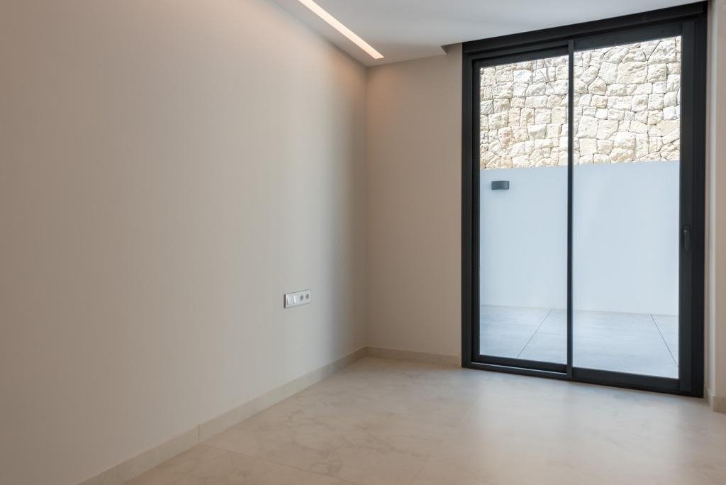 l Impressionante Dúplex a Estrenar en Primera Línea de Playa en Benidorm – Poniente