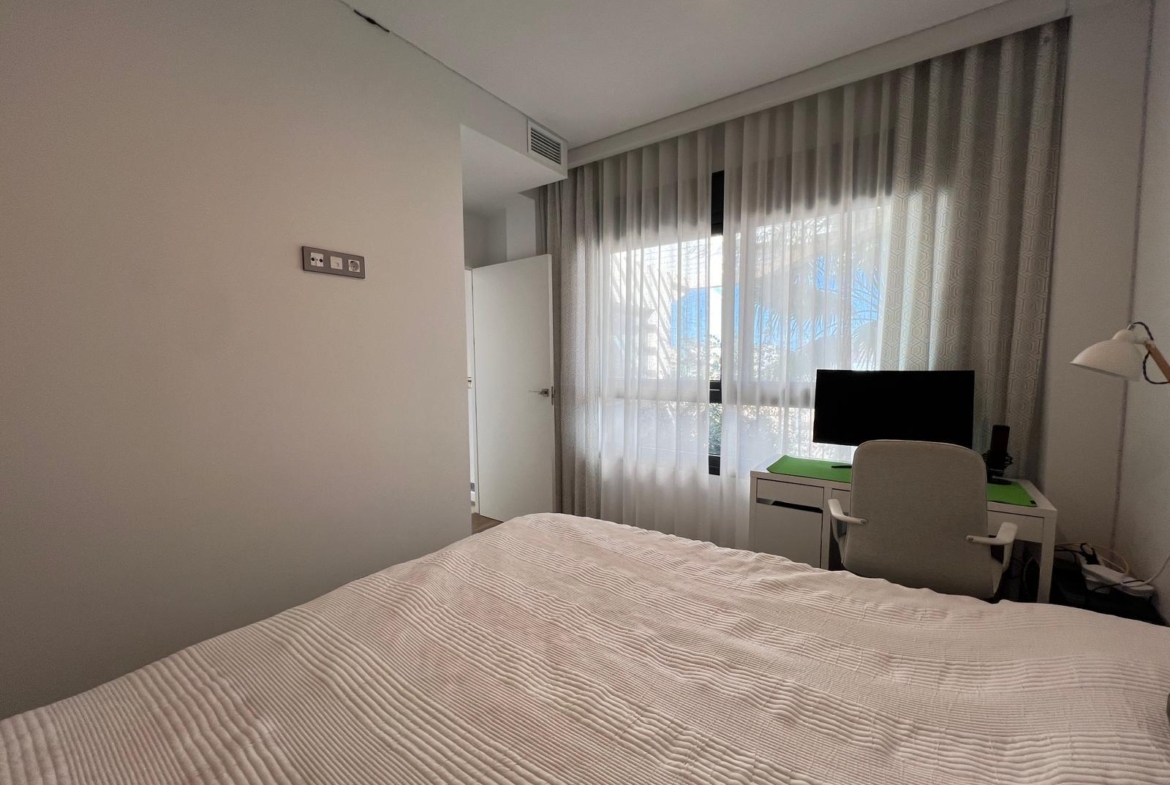 VILLA OBRA NUEVA! 3 DORMITORIOS. 3 BAÑOS. PARCELA 200 M2. PISCINA PROPIA. GARAJE.