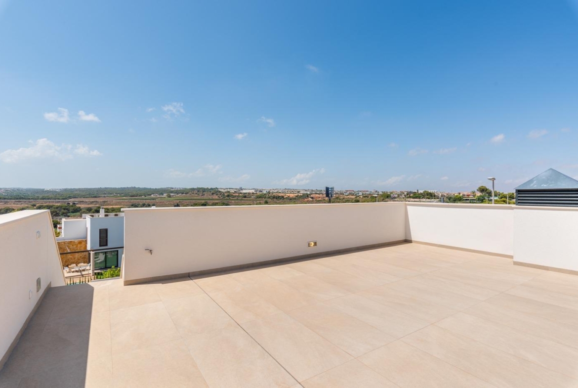 OBRA NUEVA! VILLA DE LUJO EN ORIHUELA COSTA. PLAYA A 350 METROS.