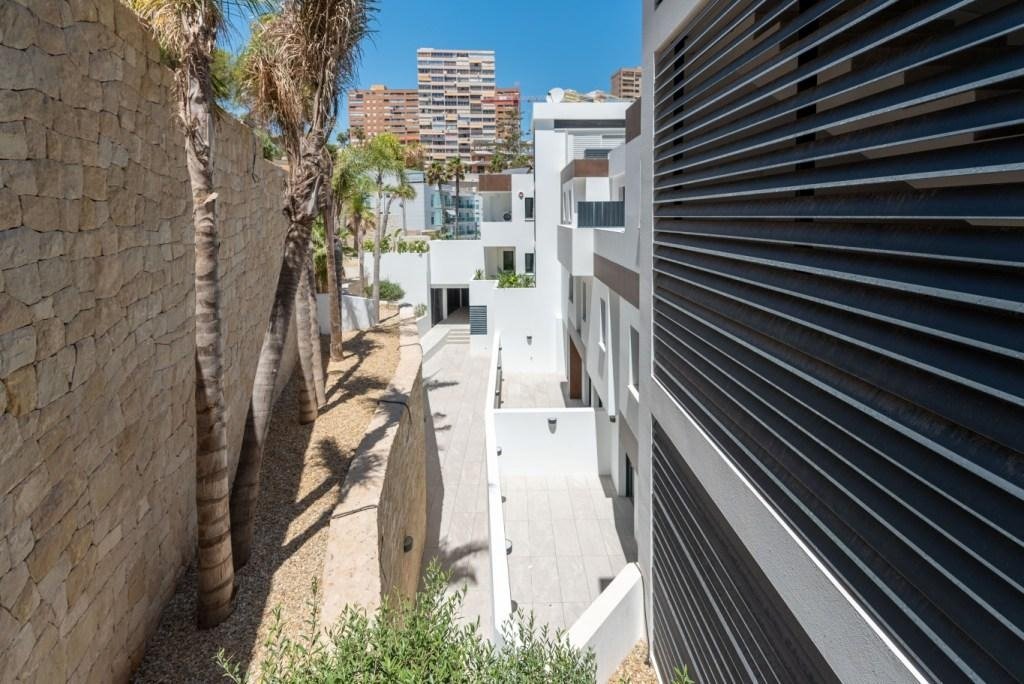 l Impressionante Dúplex a Estrenar en Primera Línea de Playa en Benidorm – Poniente